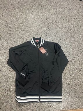 Men’s Mitchell and Ness XLT Chicago White Sox zip up